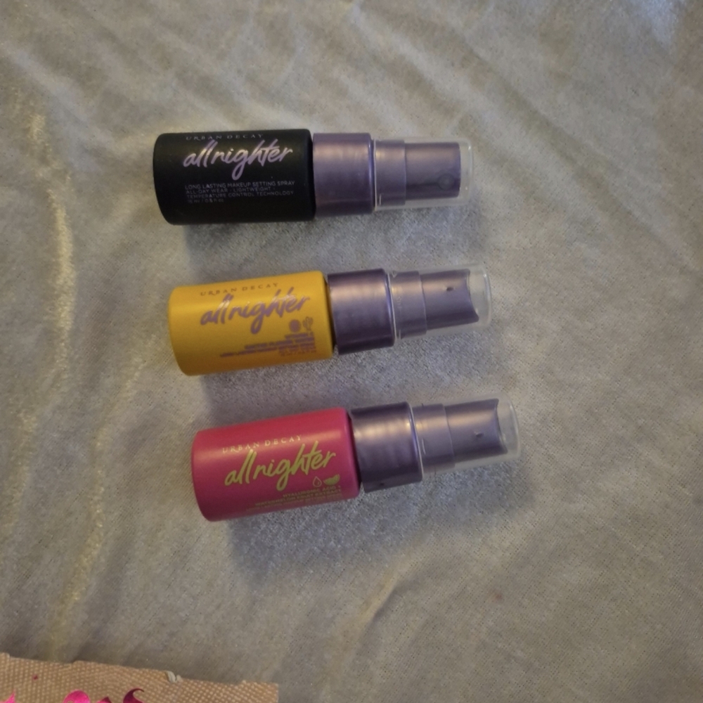 Urban Decay Setting Spray Duo Black Yellow - Picture 2 of 4